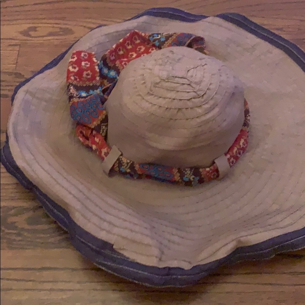 HBY FLOPPY CRUSHABLE HAT WITH BANDANA .